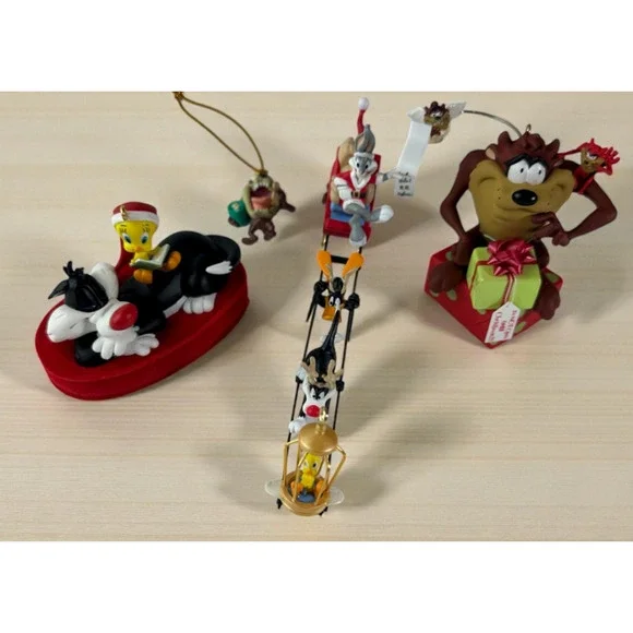 4 Looney Tunes Christmas Ornaments Taz Tweety Bugs Bunny Sylvester Holiday Sound - Picture 2 of 15